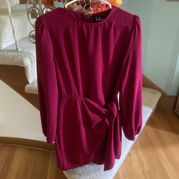 Lulus Dresses & Skirts - Lulus burgundy long sleeve dress. Perfect for the holidays ❤️